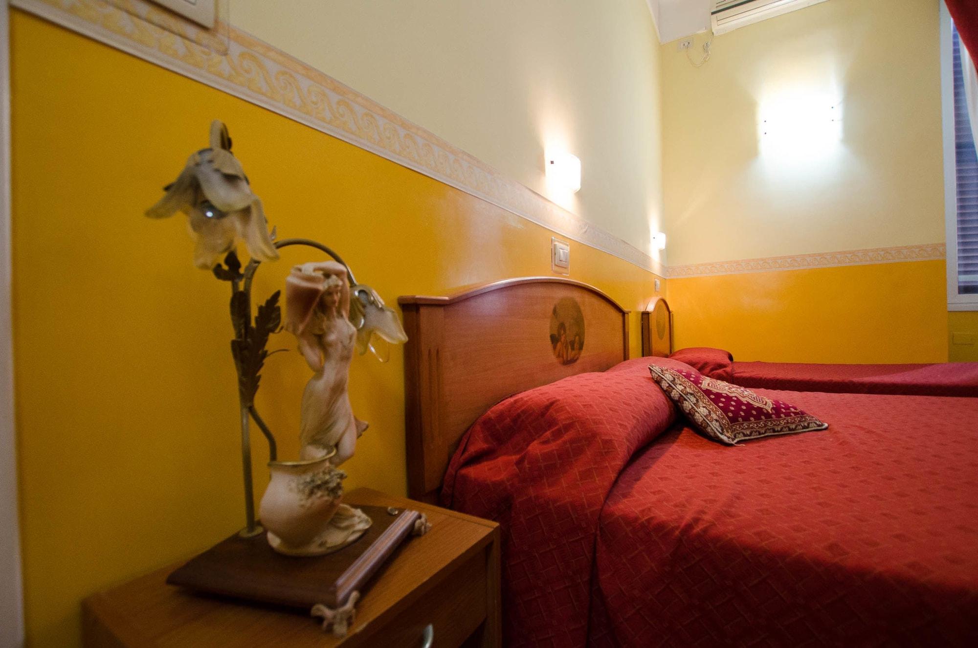 Hotel Cherubini Roma Esterno foto