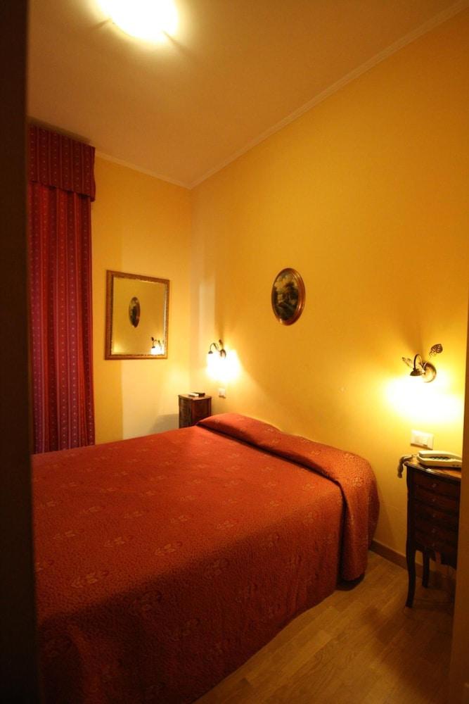 Hotel Cherubini Roma Esterno foto