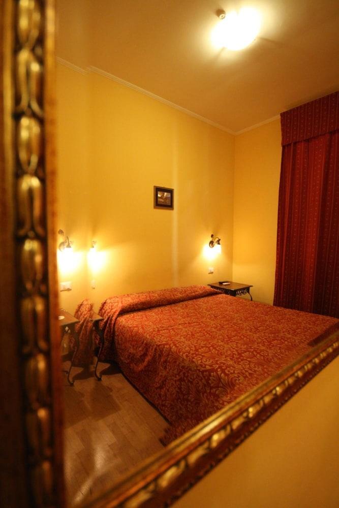 Hotel Cherubini Roma Esterno foto