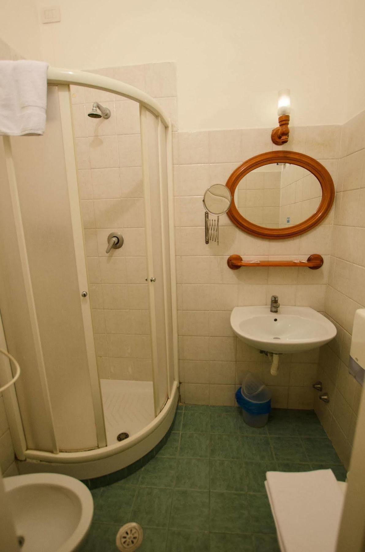 Hotel Cherubini Roma Esterno foto
