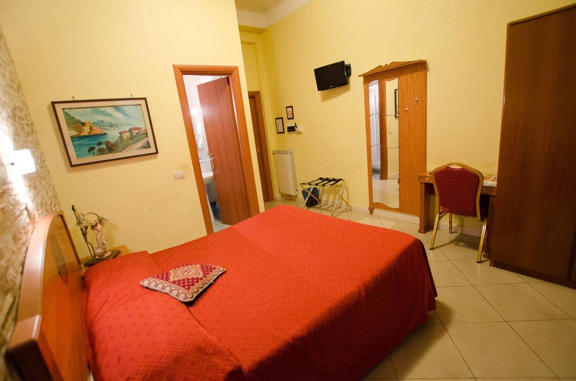 Hotel Cherubini Roma Esterno foto