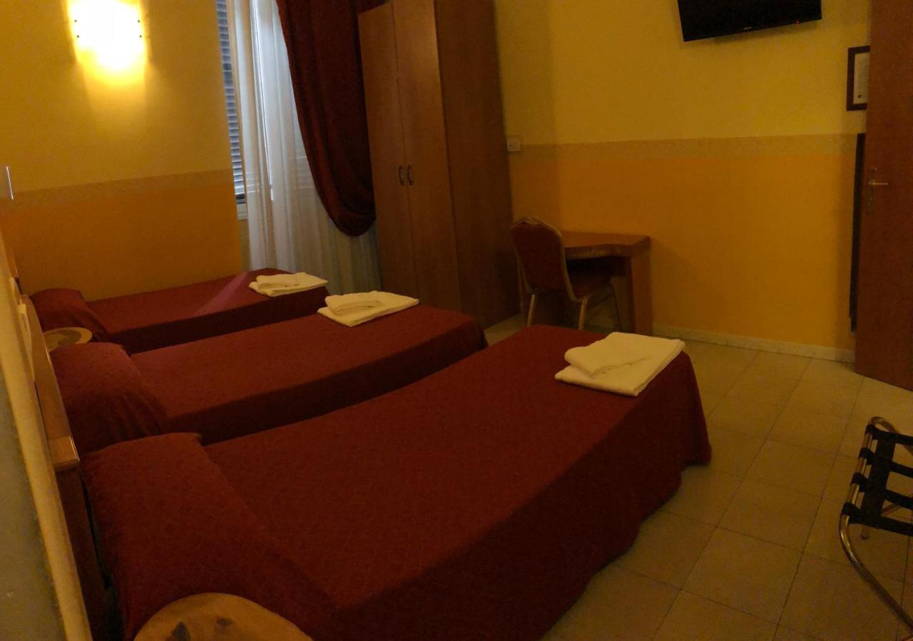 Hotel Cherubini Roma Esterno foto